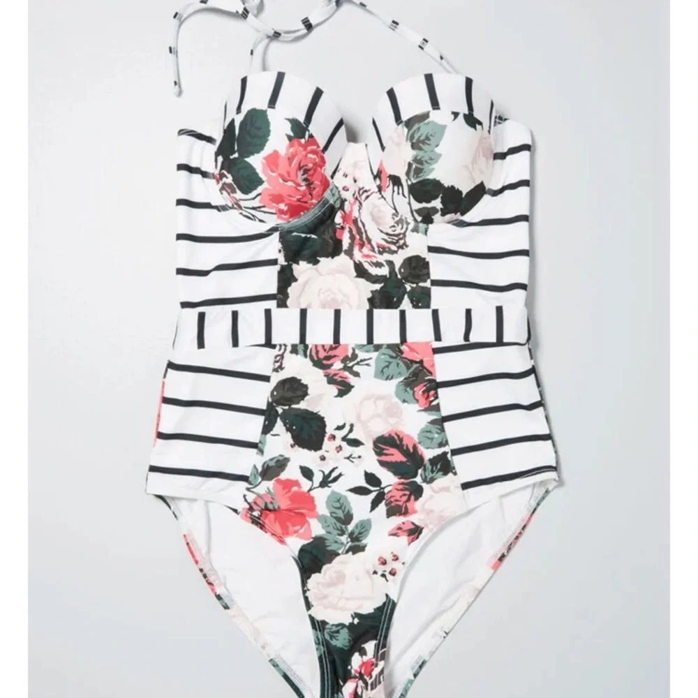 ModCloth Women's NWT The Harper One-Piece Swimsuit‎
